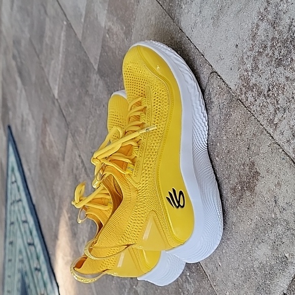 Under Armour Team Curry Flow 8 Smooth Butter & White Basketball Sneakers - Picture 4 of 8